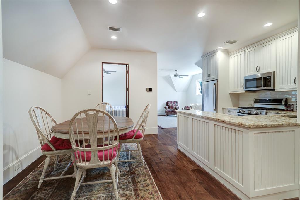 2 Longbow Ln, HOUSTON, TX 77024