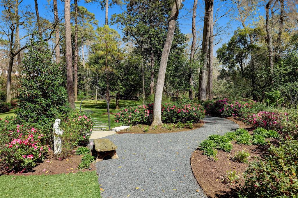 2 Longbow Ln, HOUSTON, TX 77024