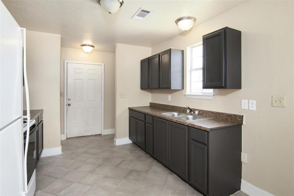 3000 Ohio Ave, Dickinson, TX 77539