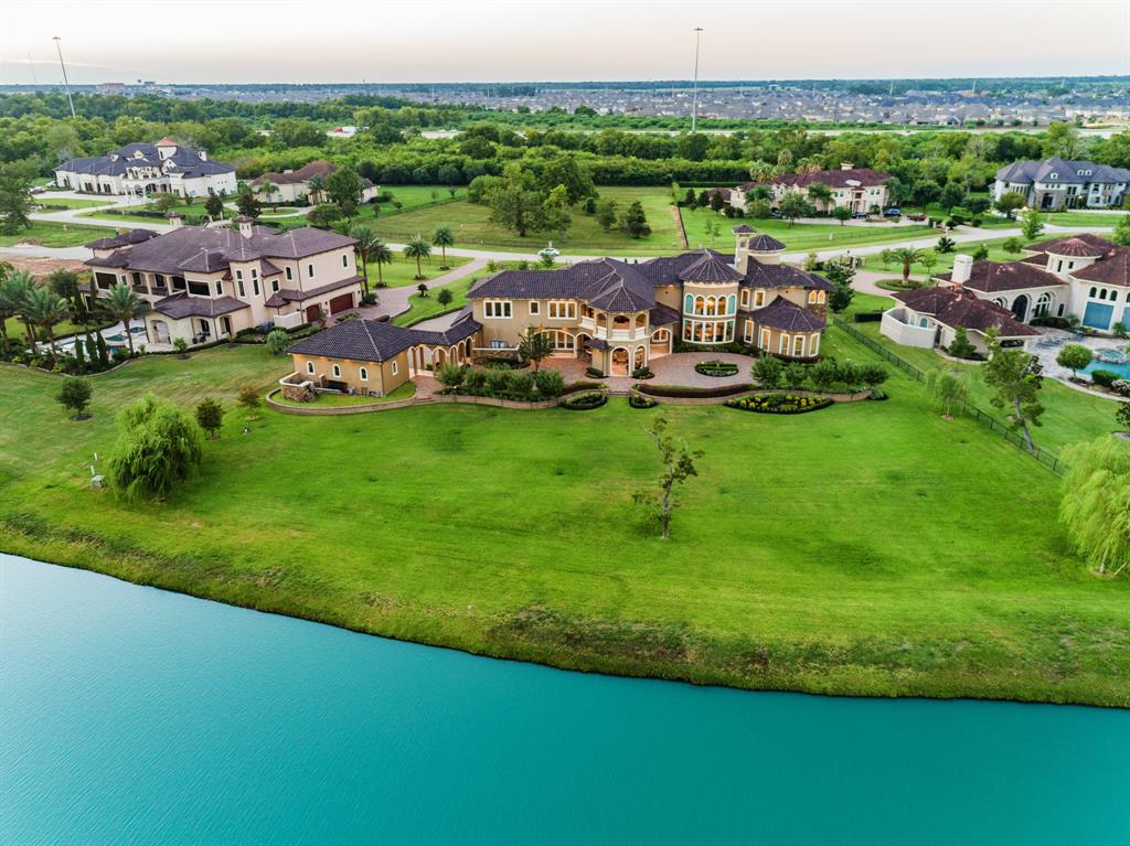 6 Sovereign Cir, RICHMOND, TX 77469