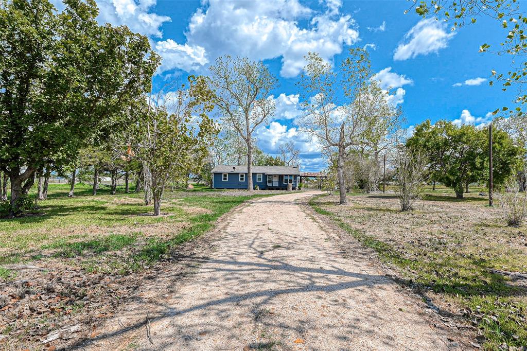 6602 Machaville Rd, EAST BERNARD, TX 77435