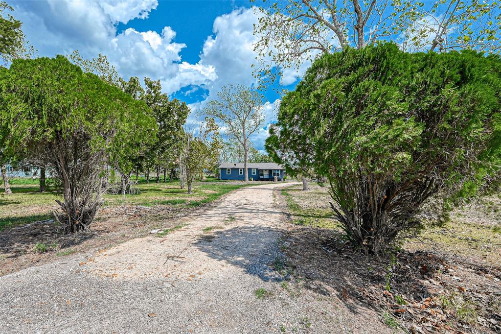 6602 Machaville Rd, EAST BERNARD, TX 77435