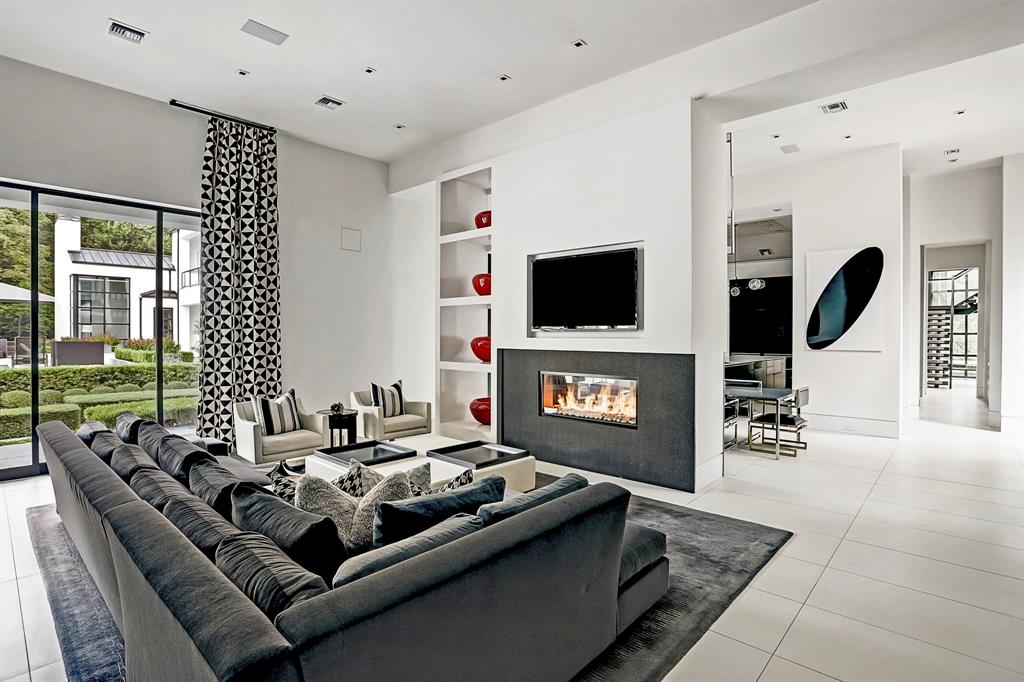 9030 Sandringham Dr, HOUSTON, TX 77024