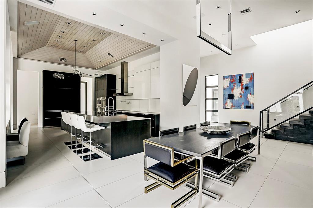 9030 Sandringham Dr, HOUSTON, TX 77024