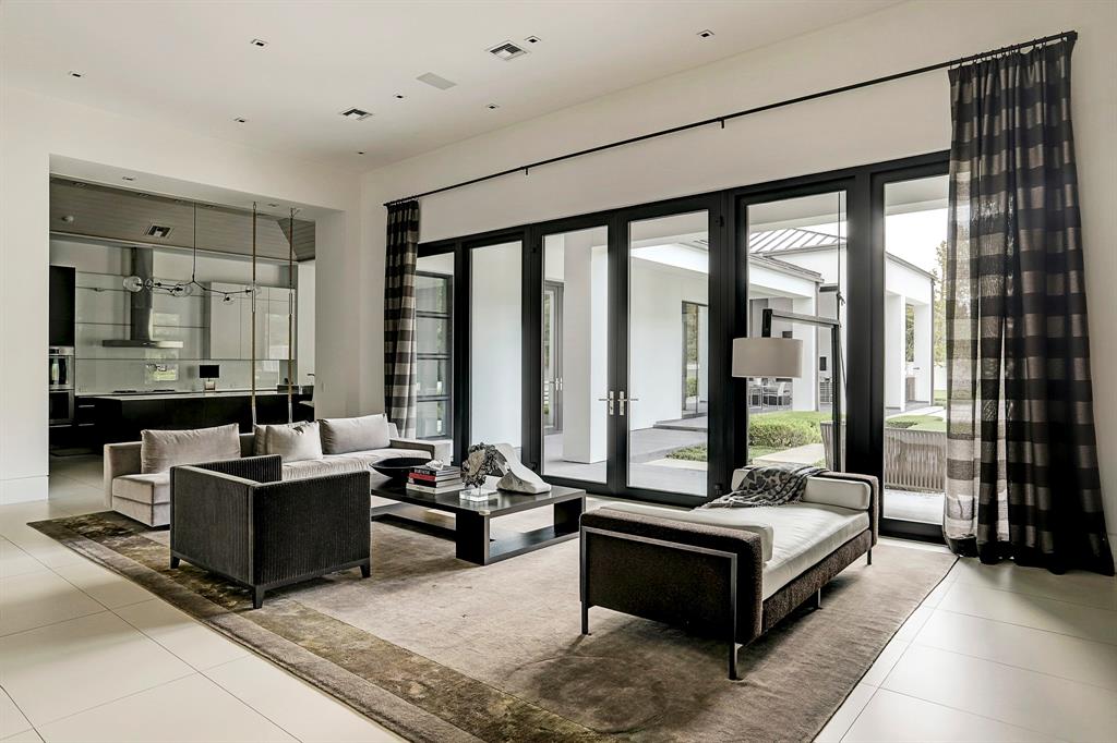 9030 Sandringham Dr, HOUSTON, TX 77024