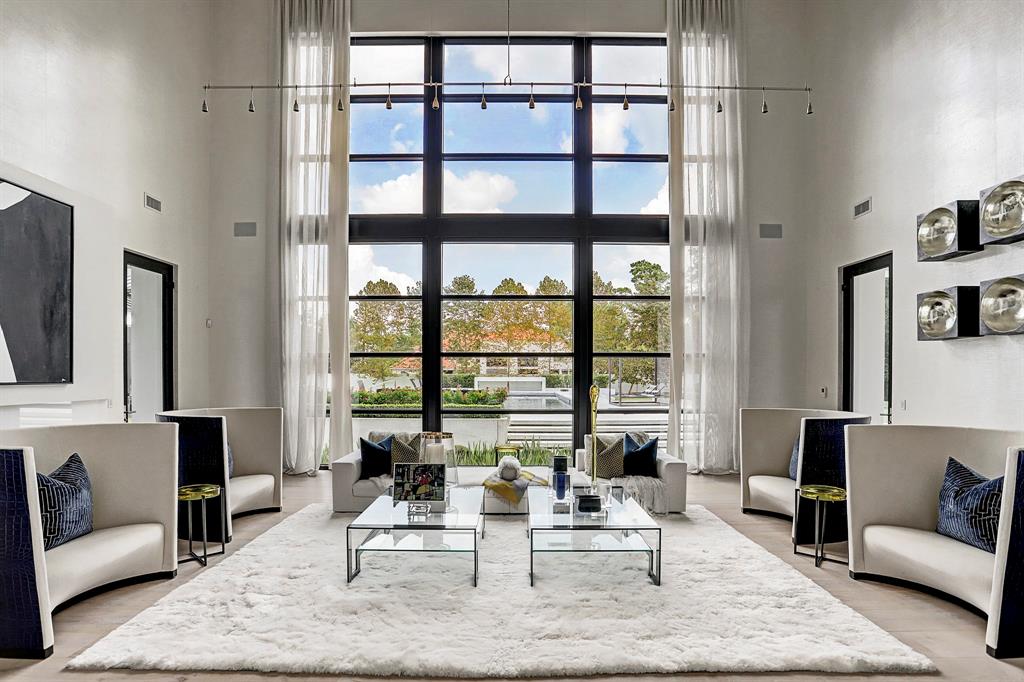 9030 Sandringham Dr, HOUSTON, TX 77024