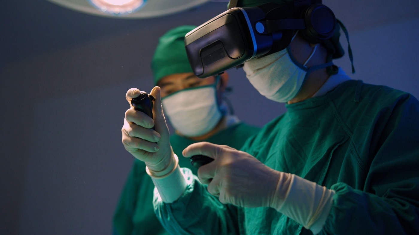 Augmented Reality And Virtual Reality In The Healthcare Market