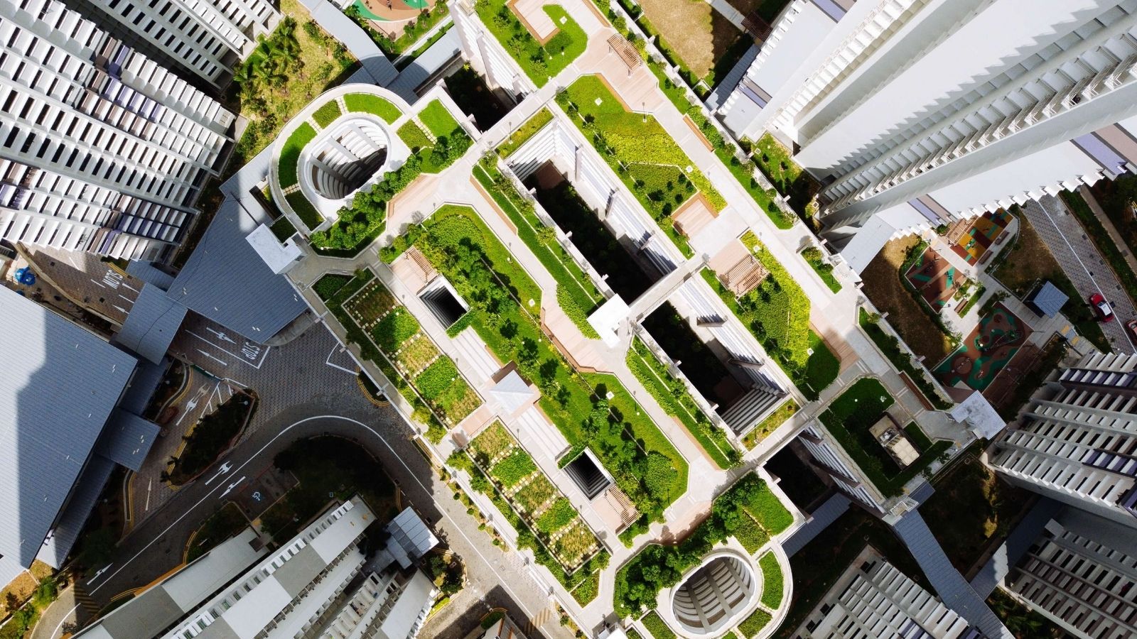 Types of green roofs extensive, semiintensive and intensive Prudêncio