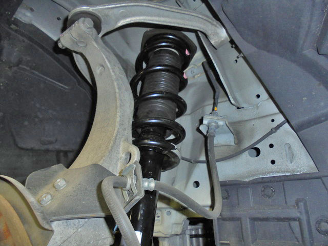 V37スカイライン 純正サスペンション