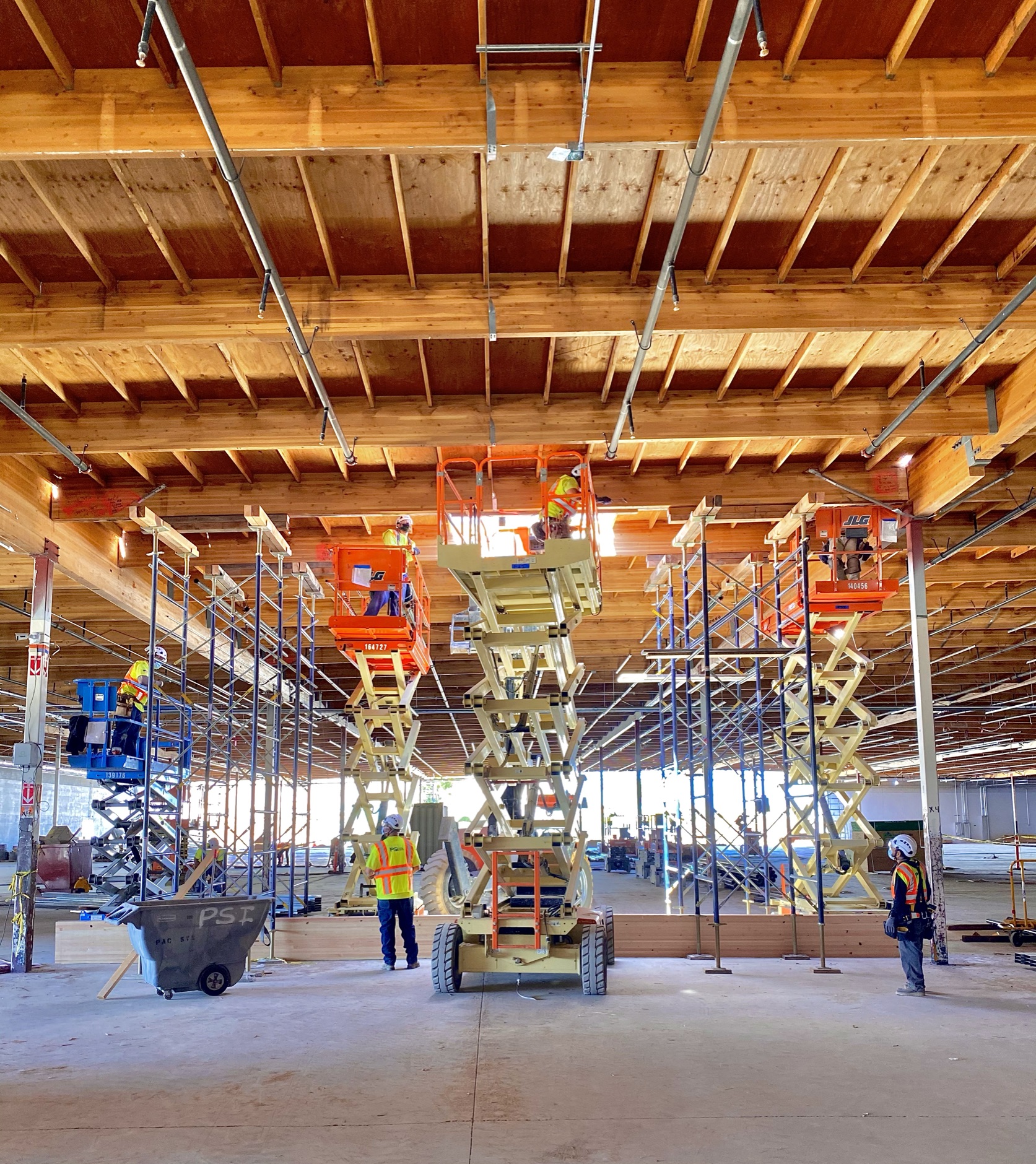 Warehouse DFX4 Victorville Carpentry PSI Pacific Systems Interiors