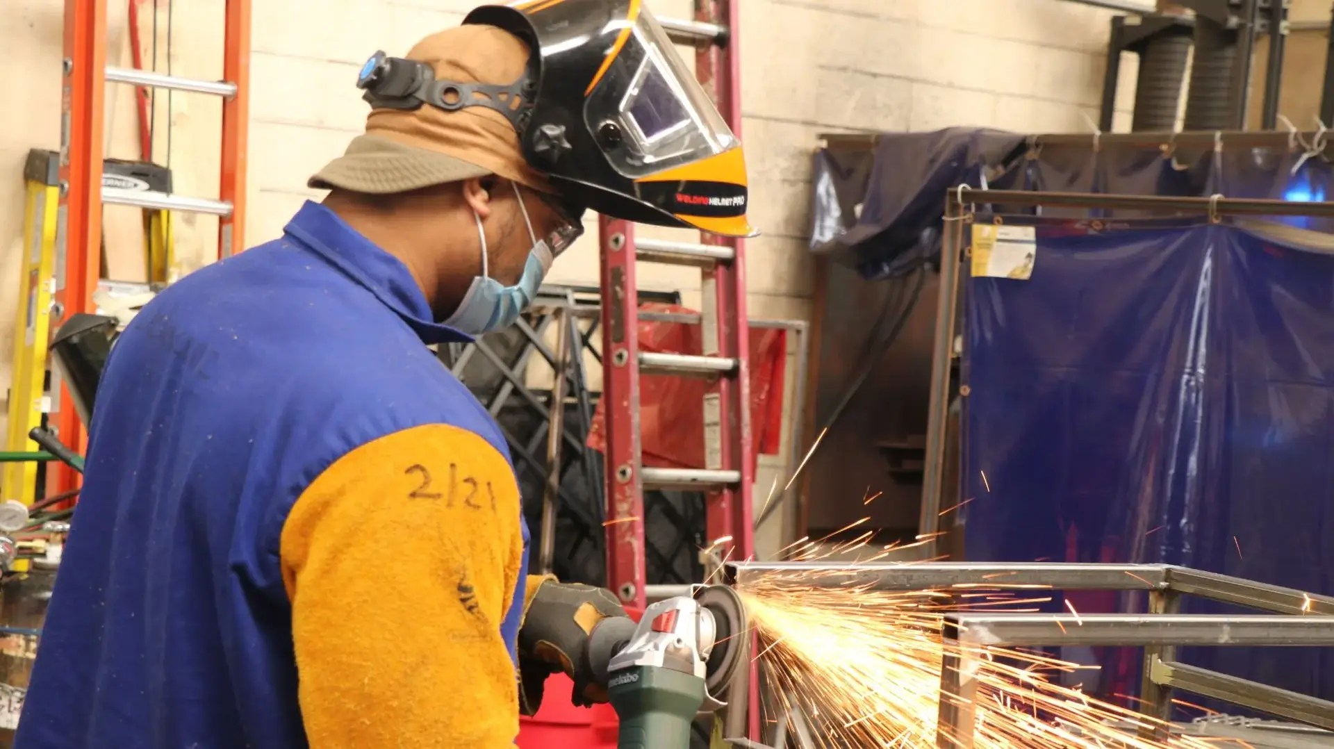Welding Trade School vs Apprenticeship Key Differences