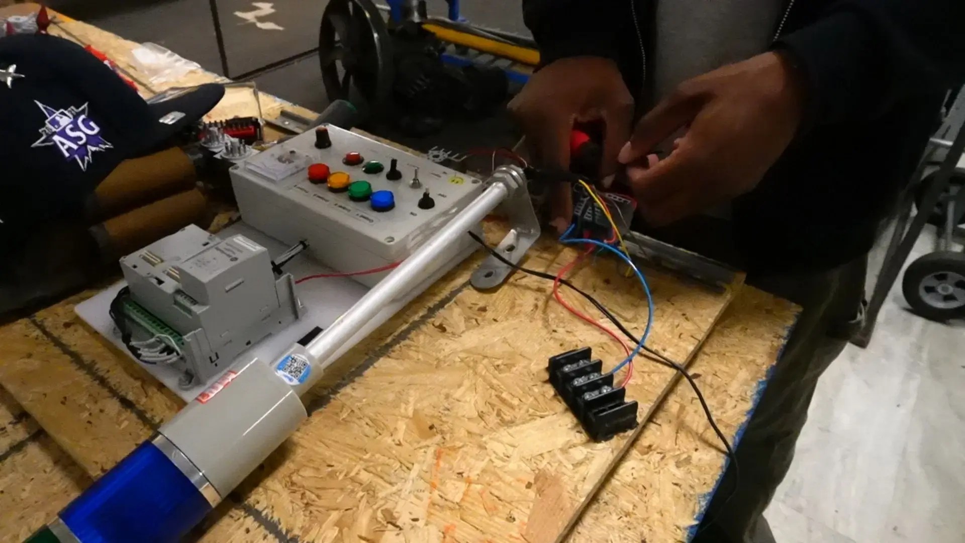 How Much Does An Apprenticeship For Electricians Help Electricians?