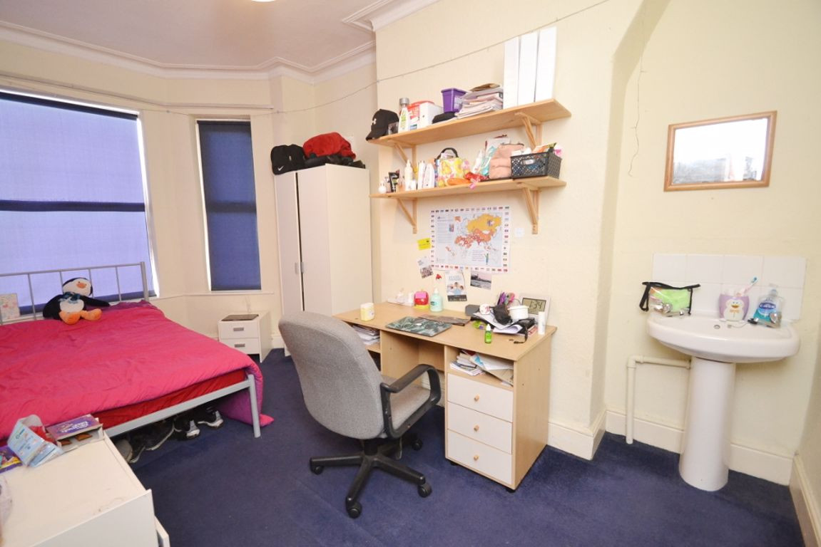 6 bed student house to rent on Milverton Road, Manchester, M14 5PJ