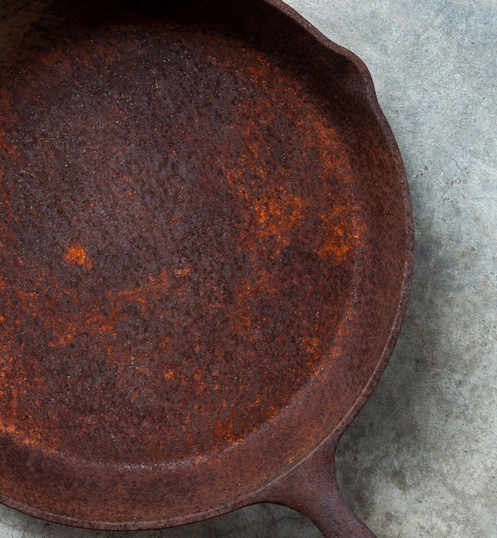 How to Remove Rust from a Cast Iron Pan Using What You Have