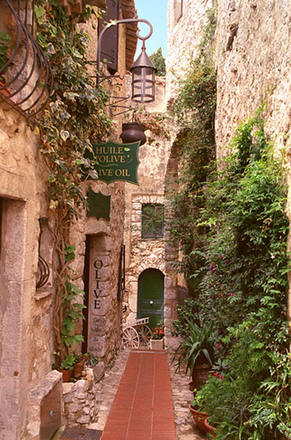 The 19 Most Beautiful Places To Live In The World. 2 Looks Heavenly
