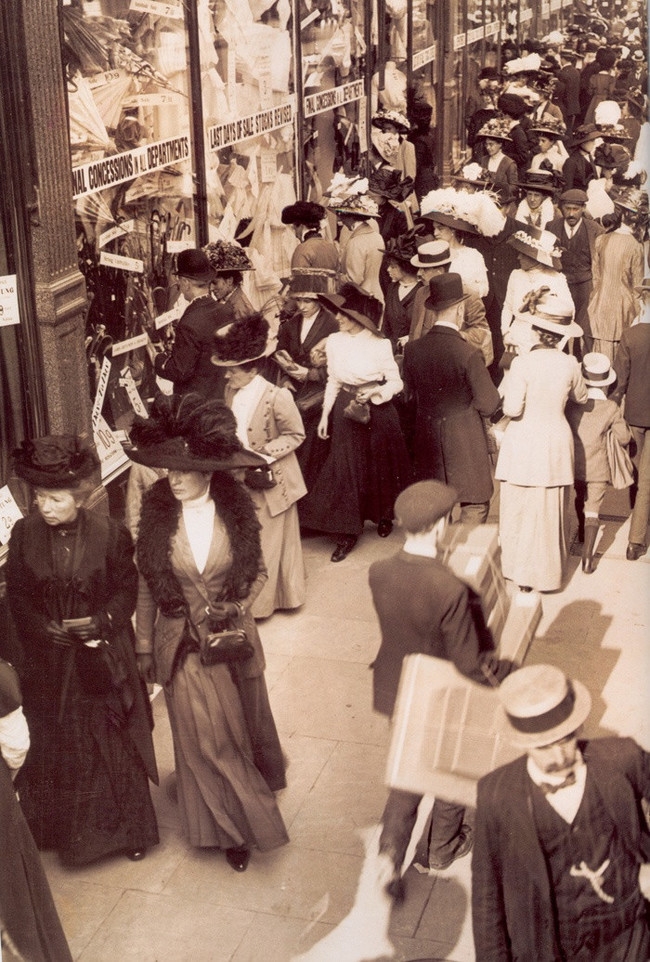 51 Vintage Fashion Photos That Reveal Just How Awesome People Used To