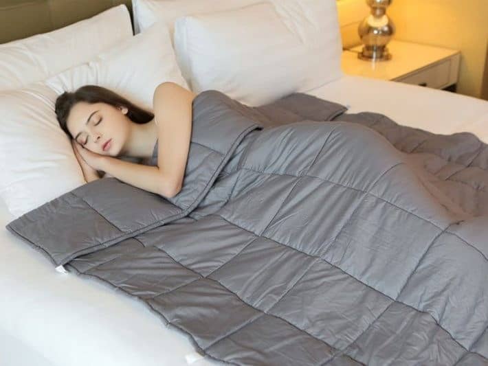 How Weighted Blankets Are Helping People With Anxiety Pulptastic
