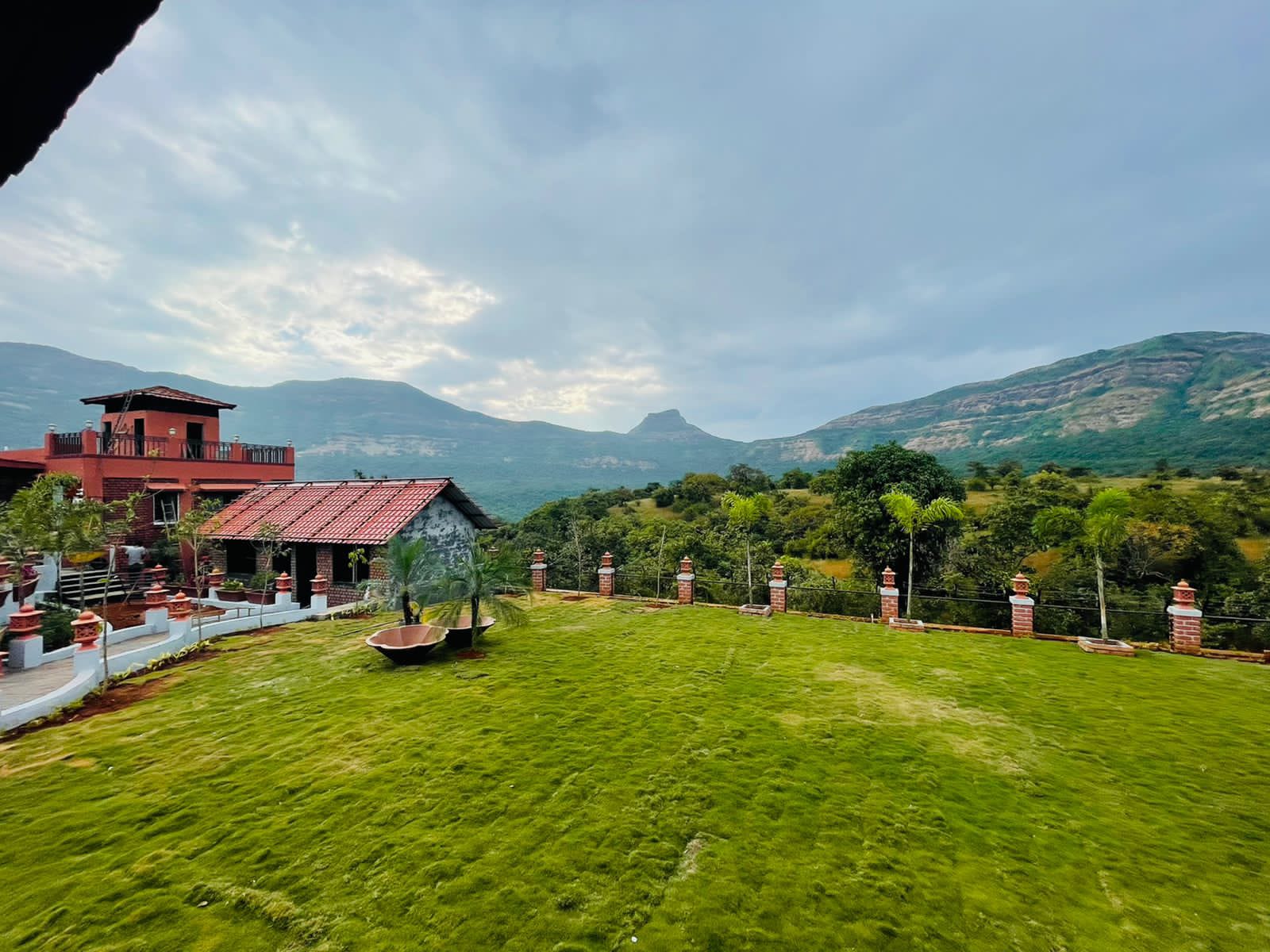 Looking to rent a luxury vill in Mulshi Jalanta Villa near pune