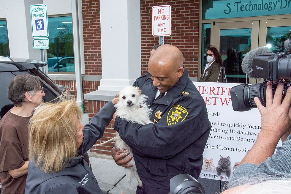 Young Girl Overwhelmed with Joyful Tears as Her Lost Dog is Finally