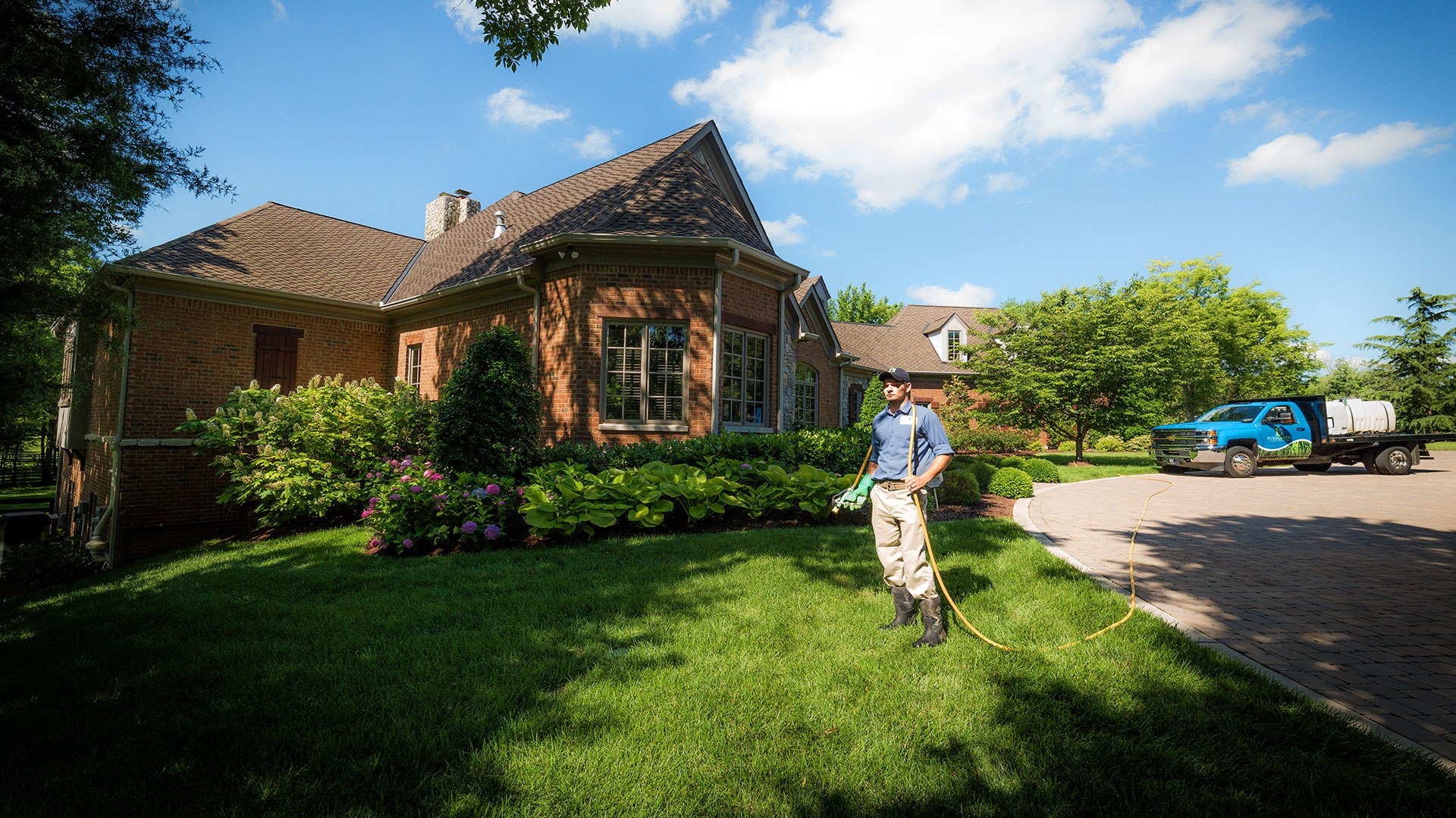 5 Benefits of a Professional Lawn Care Service Nashville Lawn Care