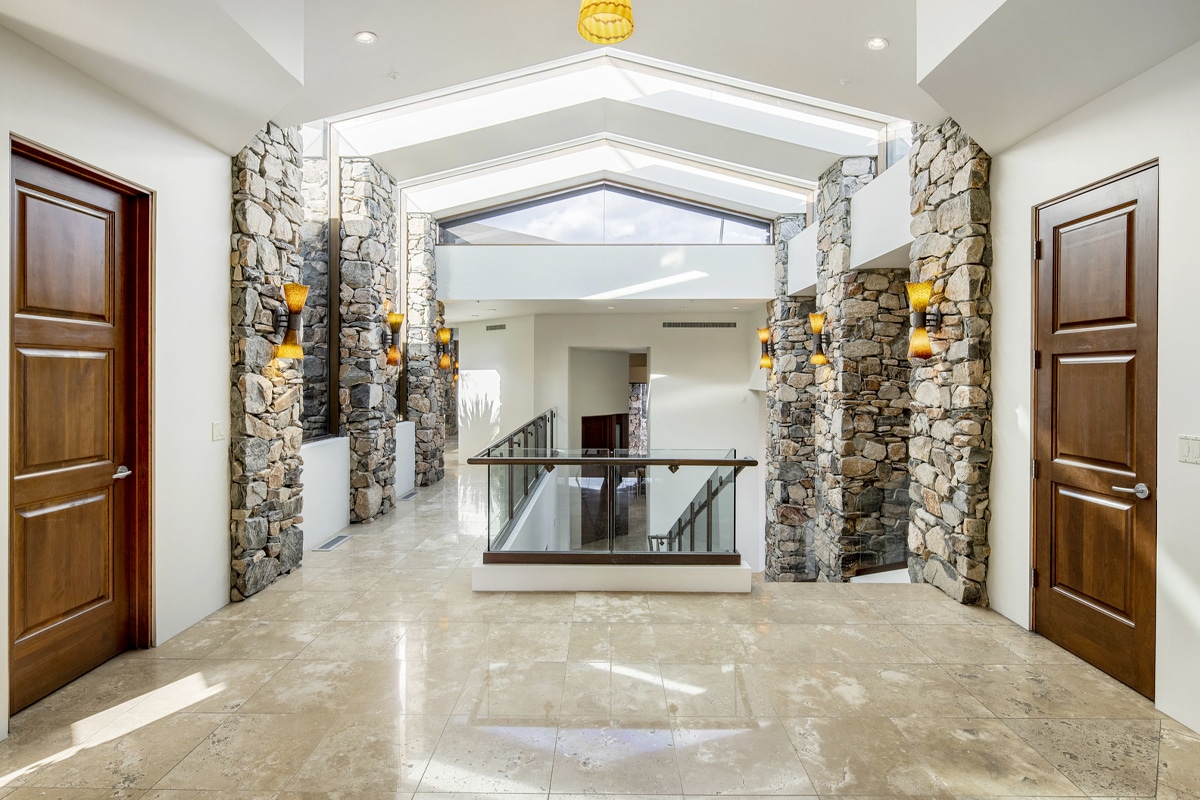 Het kogelwerende mansion van Steven Seagal staat te koop Pure Luxe