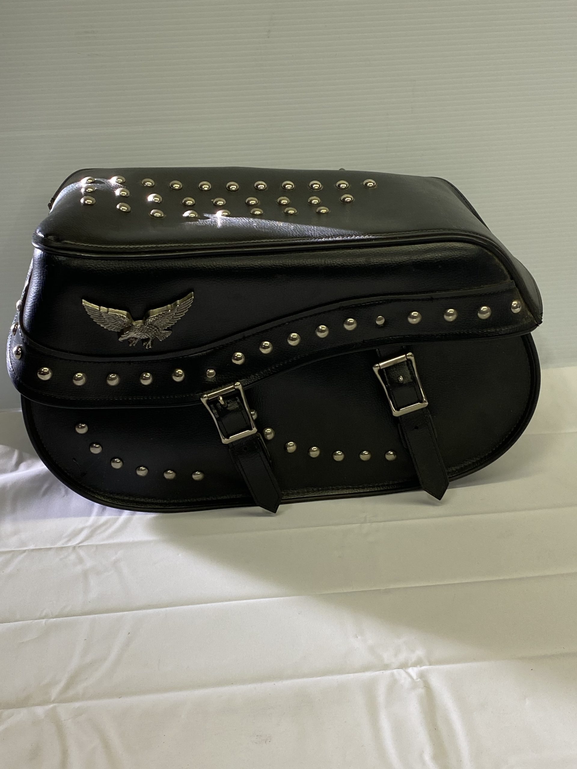 Genuine HarleyDavidson OEM 0017 Heritage Softail Leather Studded