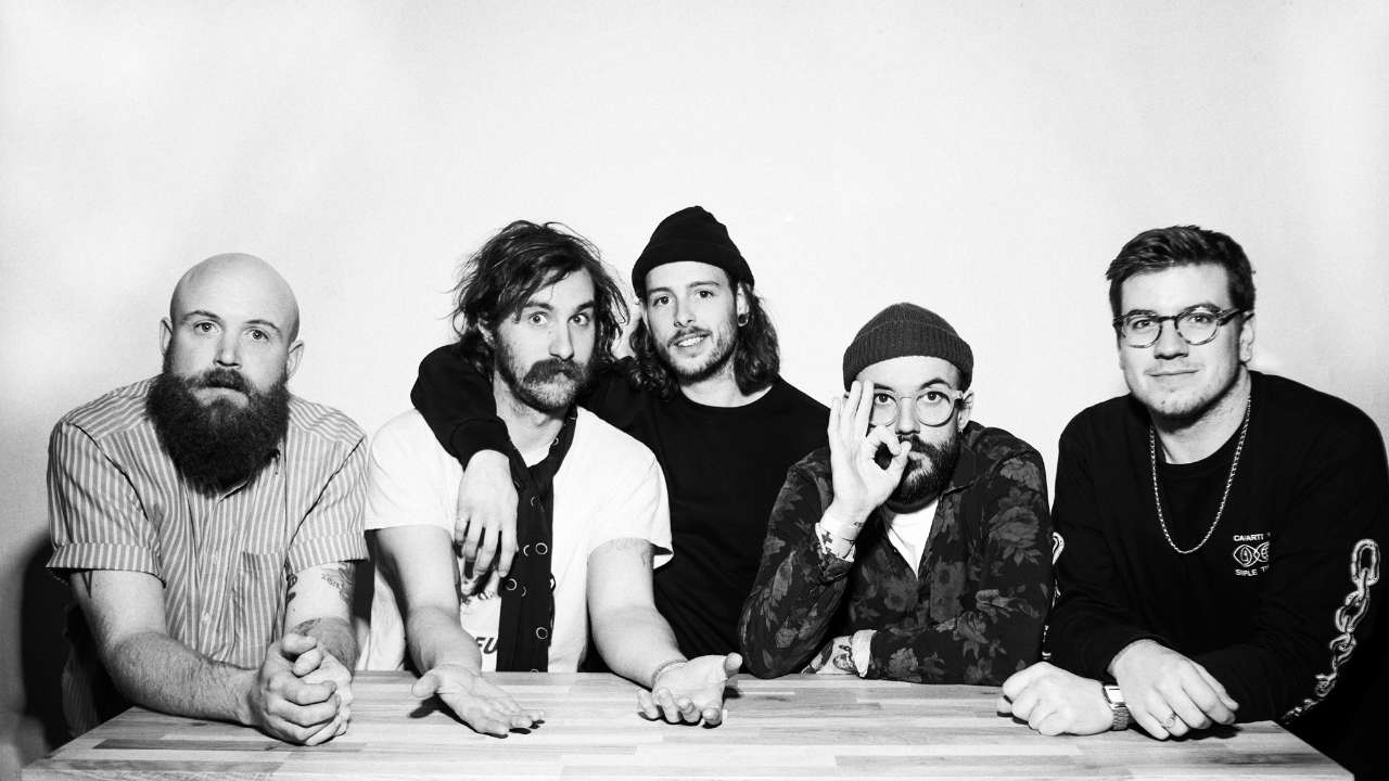 IDLES libera clipe para a faixa “When The Lights Come On” PurePop