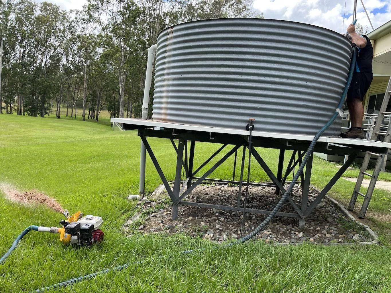 Water Tank Cleaning Gympie, Sunshine Coast & Wide Bay areas