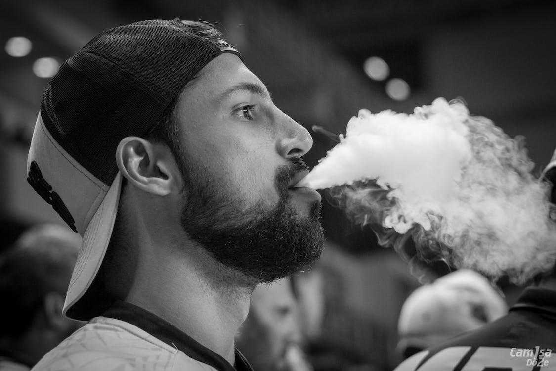 Does Vaping Make Your Face Puffy? Pure Vape Reviews
