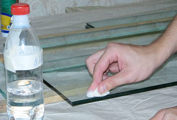 Wie Plexiglas zu kleben drei Arten von Klebstoff und die