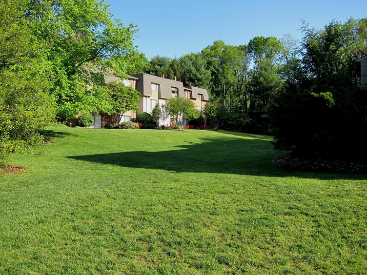 condominium, Putnam Village Condominium Association Take a Photo Tour