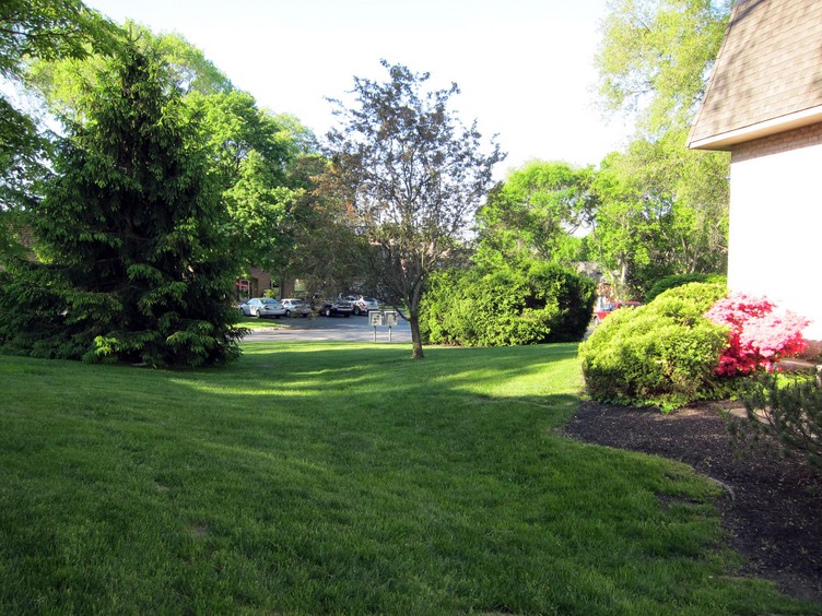 condominium, Putnam Village Condominium Association Take a Photo Tour