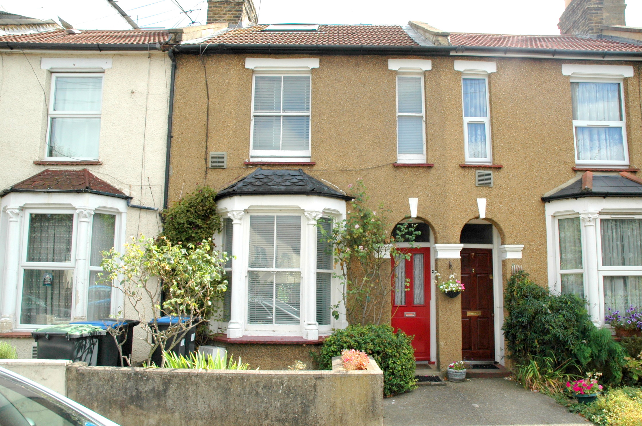 Edinburgh Road, Edmonton N18 2EQ Putts Estate Agents