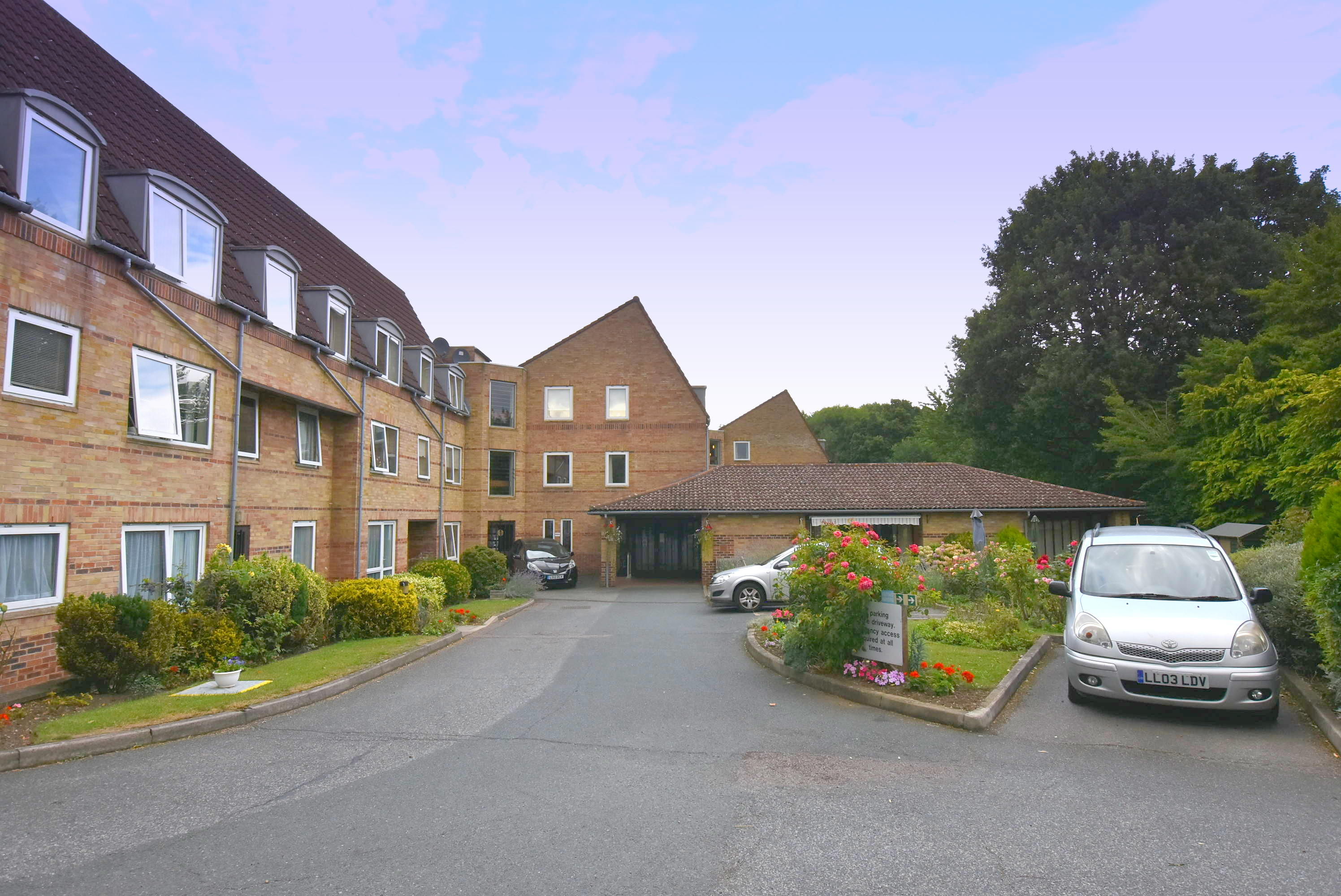 Homewillow Close, Grange Park, N21 2HJ Putts Estate Agents