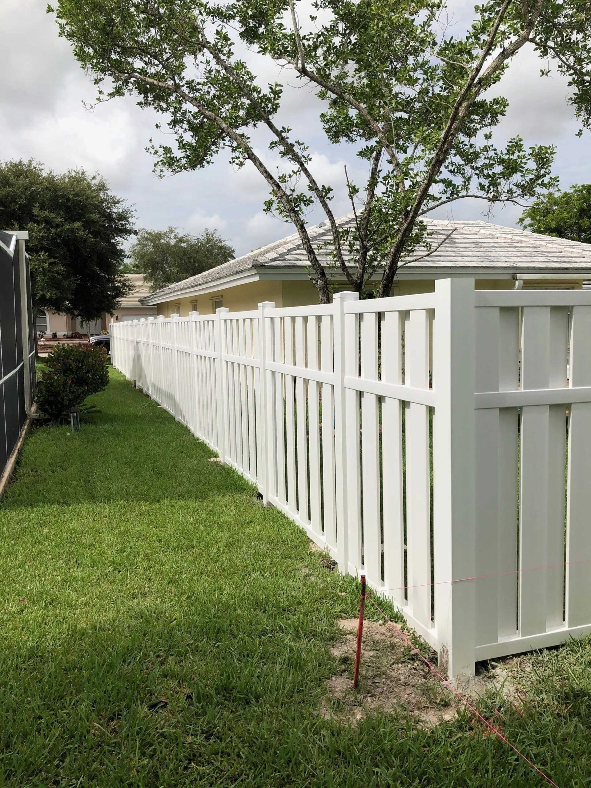 Buy Vinyl Shadowbox Fence Panels & Gates in South Florida