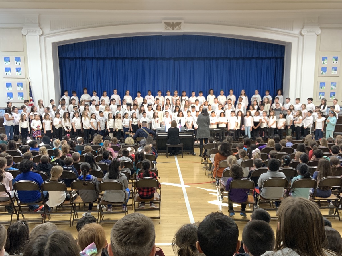 Congratulations to all of our 4th Graders on a wonderful Winter Concert