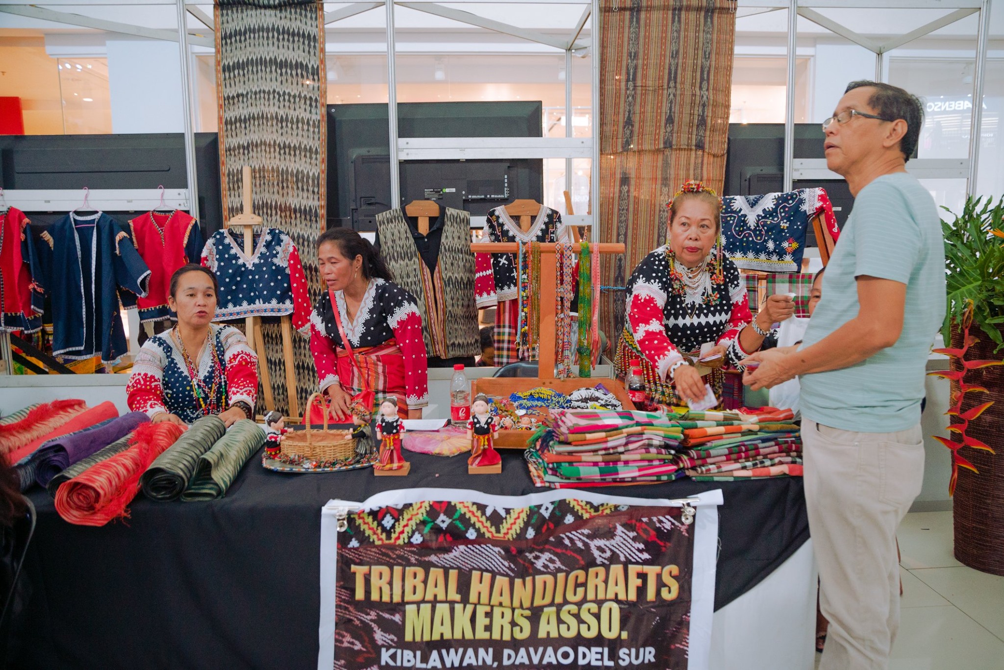Artisan Fashion Market and Craft Buffet Philippine Women