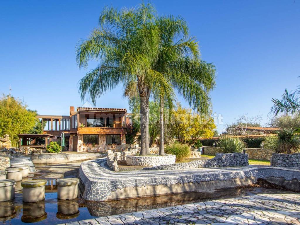 Sale Single family villa in via Giuseppe Micali Rome. Excellent