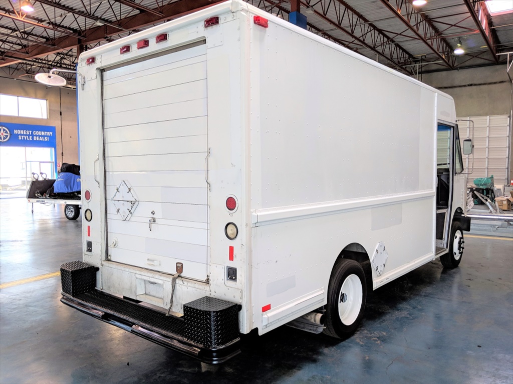 1998 Freightliner 14 Ft Grumman Van Points West Commercial Truck Centre