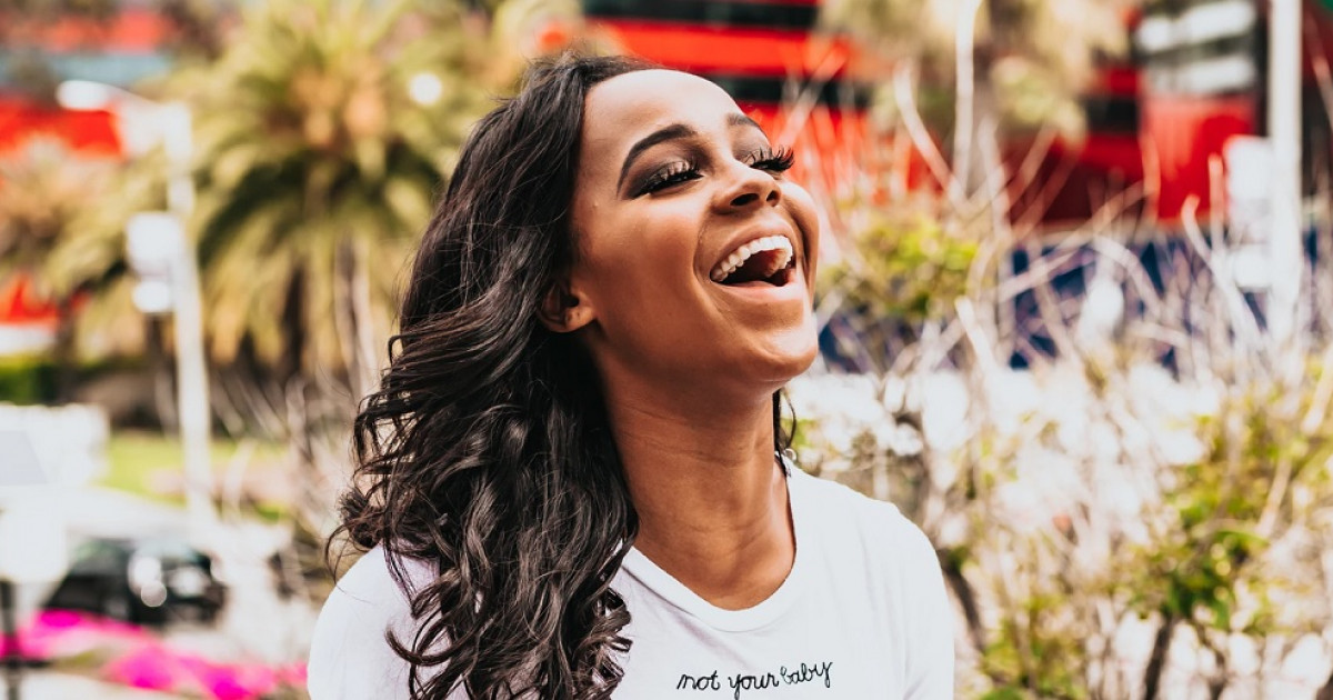 Manía síntomas, trastornos asociados y tratamiento