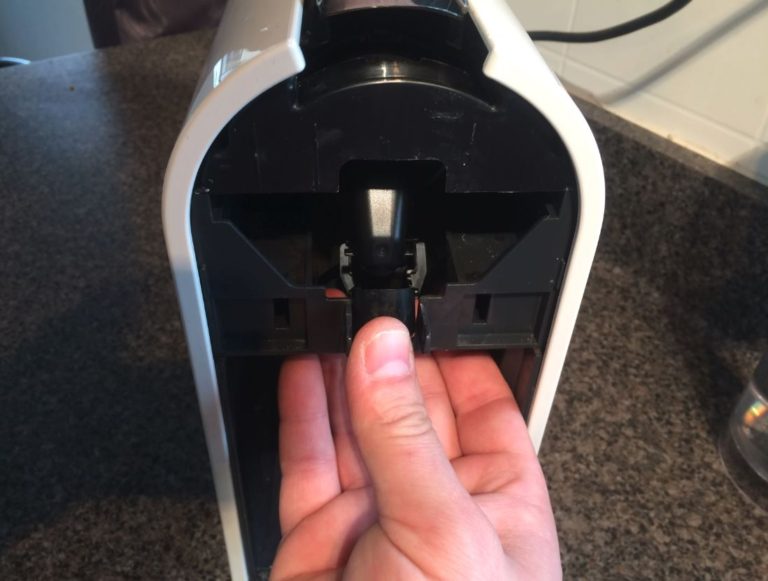 Fixing Nespresso U / Nespresso EN 210 coffee not coming out of spout