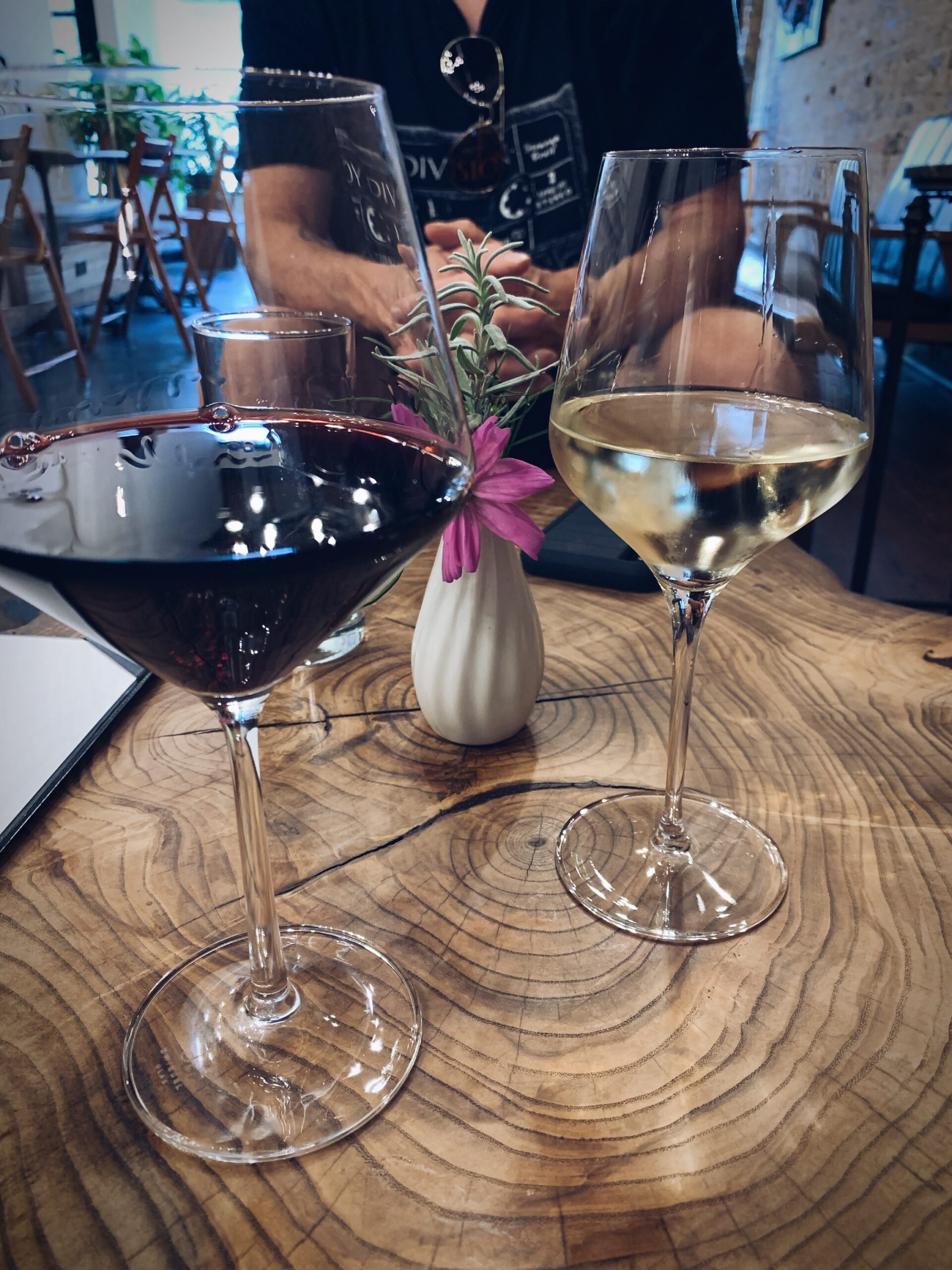 See Clarksville’s ONLY Wine Bar! WCVQFM Q108