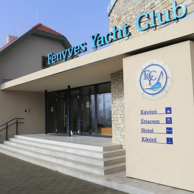 Fenyves Yacht Club Hotel Kutyabarát szolgáltatás Kutyabarát Balaton