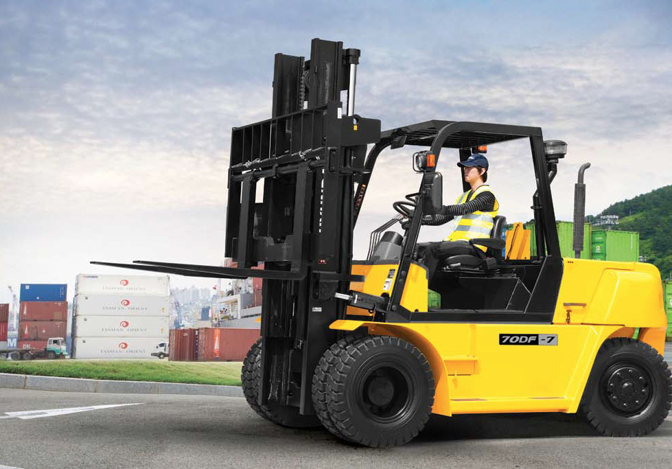 Forklifts QATAR BUILDING COMPANY