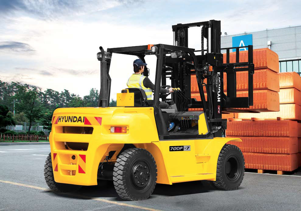 Forklifts QATAR BUILDING COMPANY