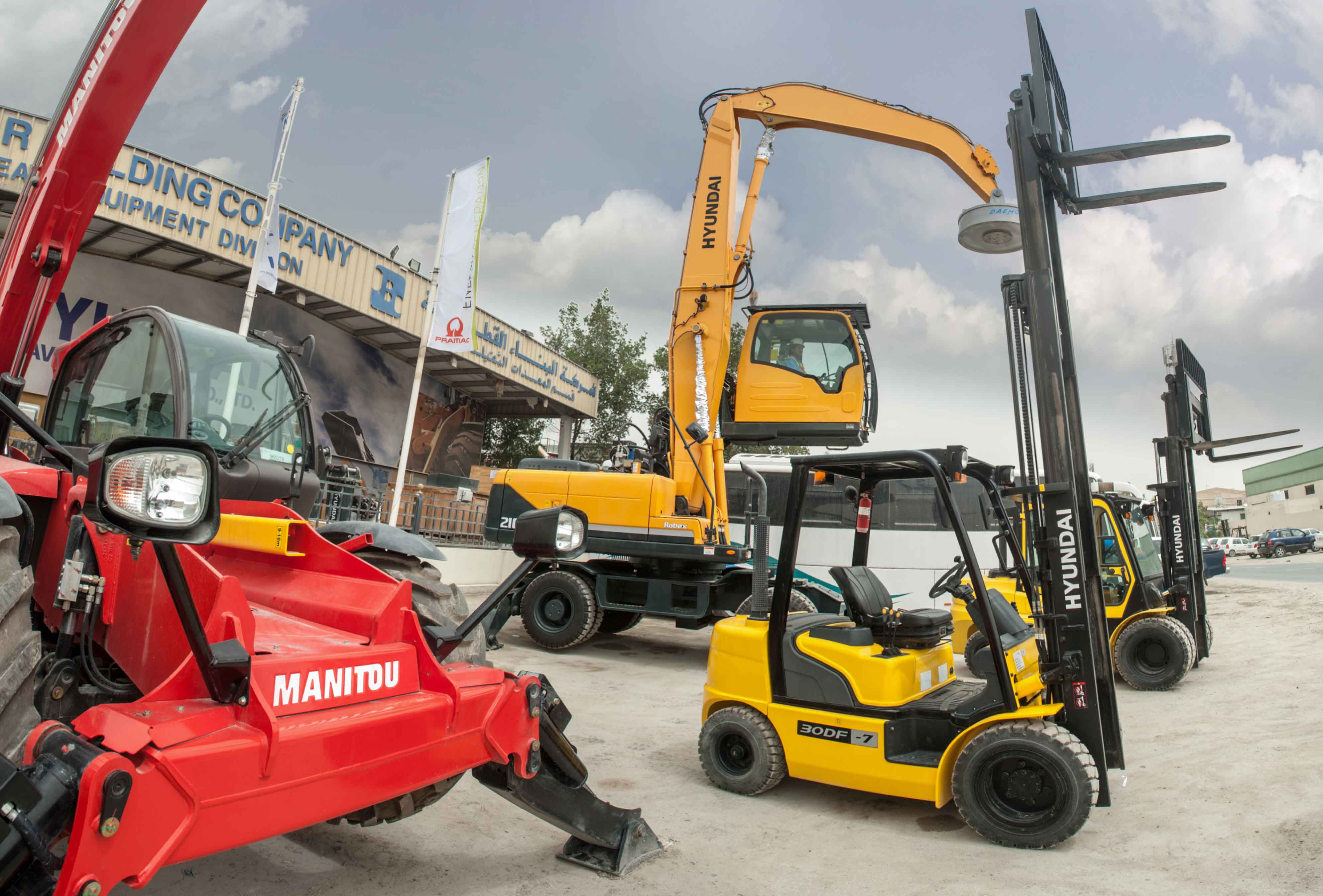 Qatar Building Company Heavy Equipment Division Construction