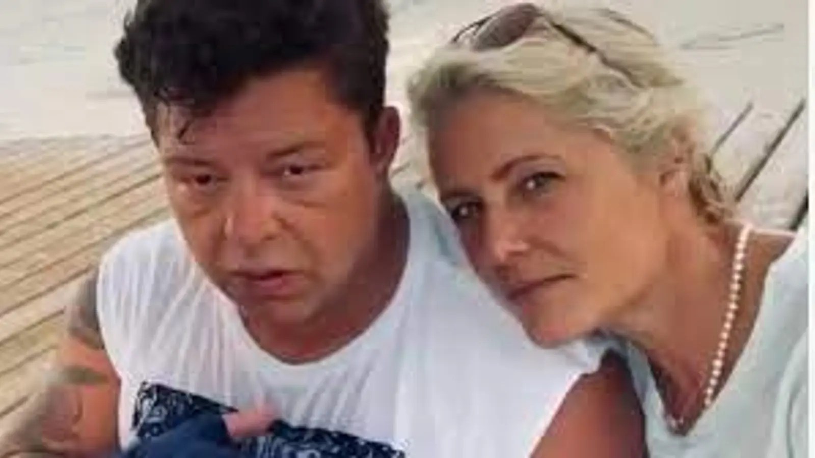 Éric Lapointe et son amoureuse partagent des photos du nouveau membre