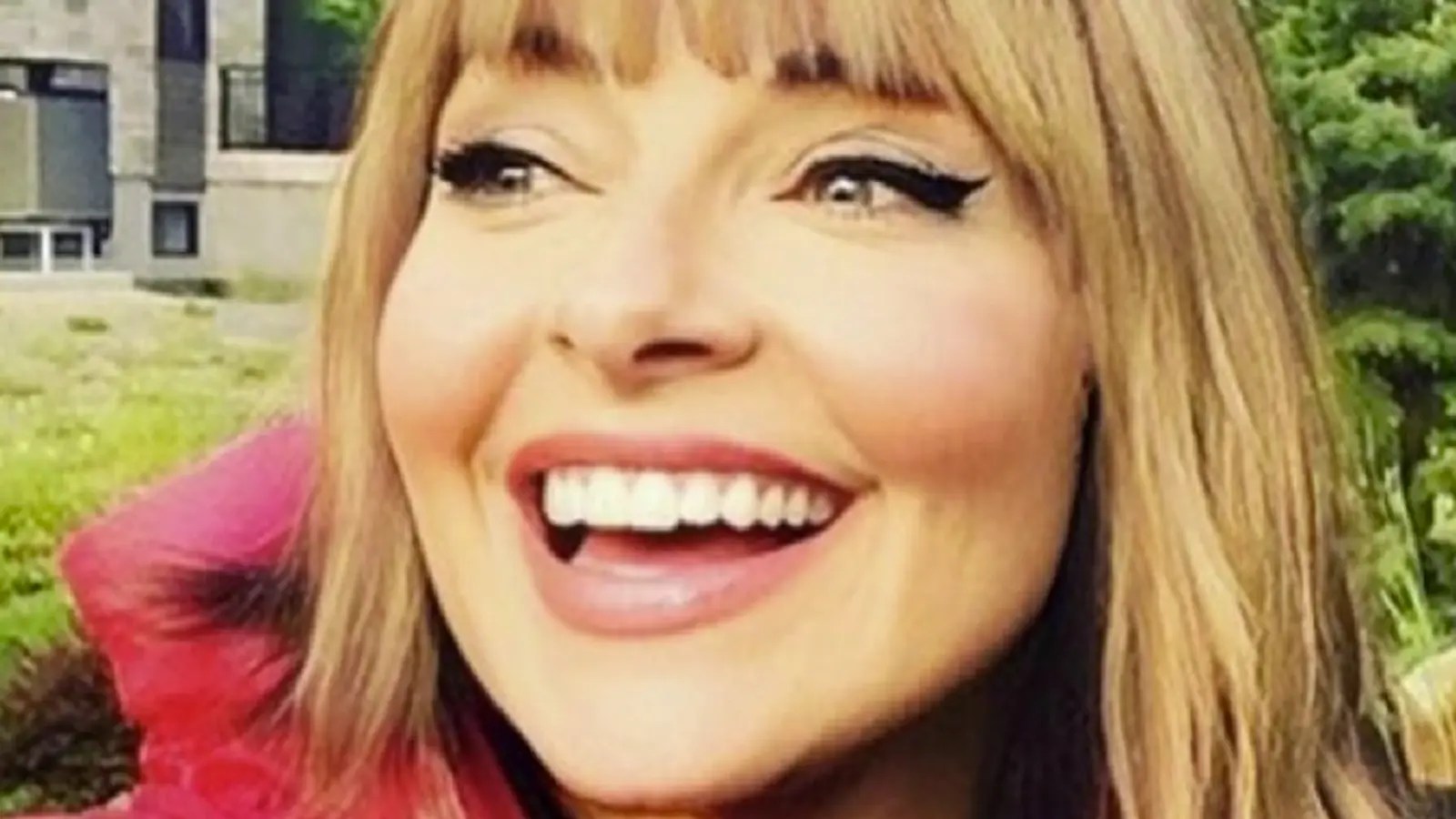 Annie Dufresne se dénude en entier pour célébrer la fête du Québec