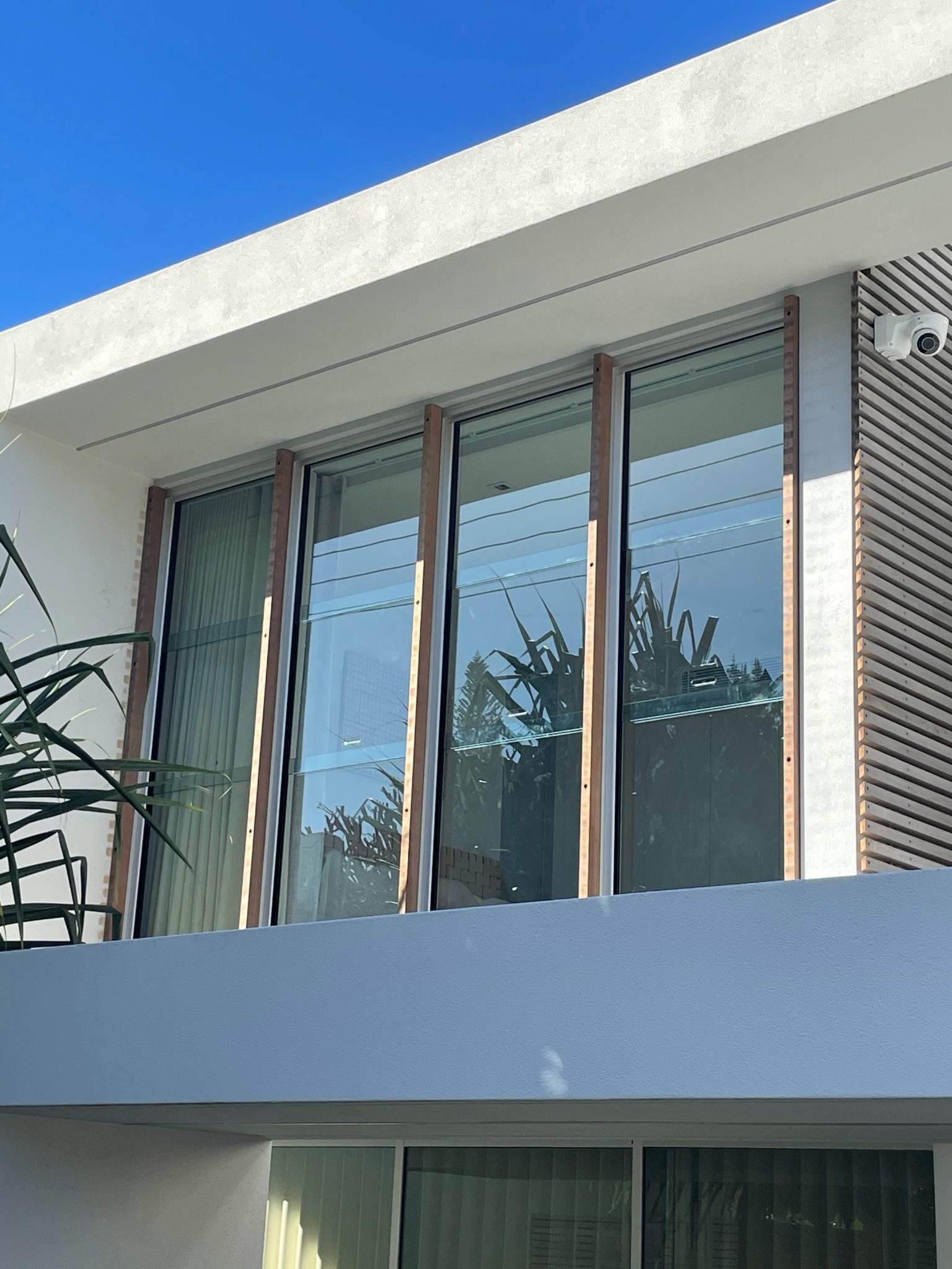 Installation Queensland Sashless Windows