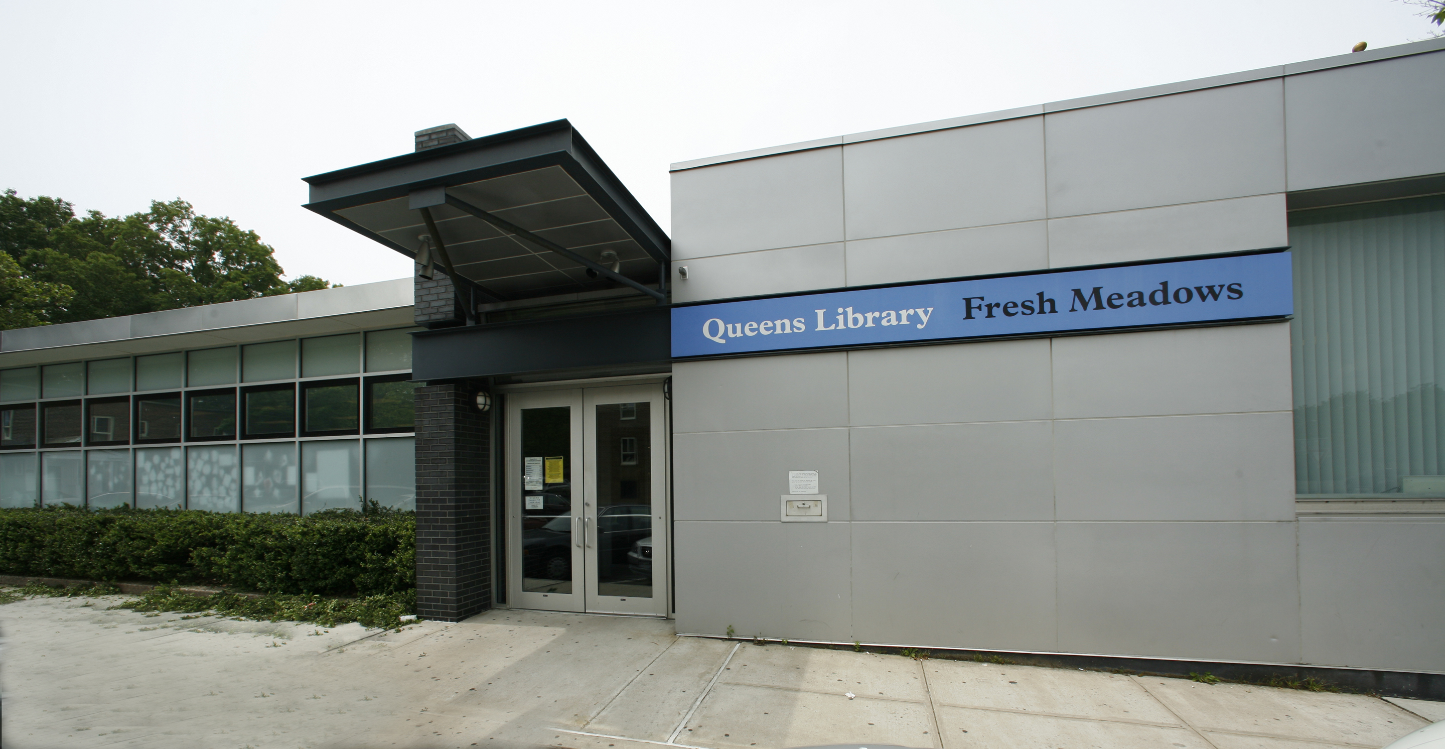 Queens Library struggling from space constraints, report says